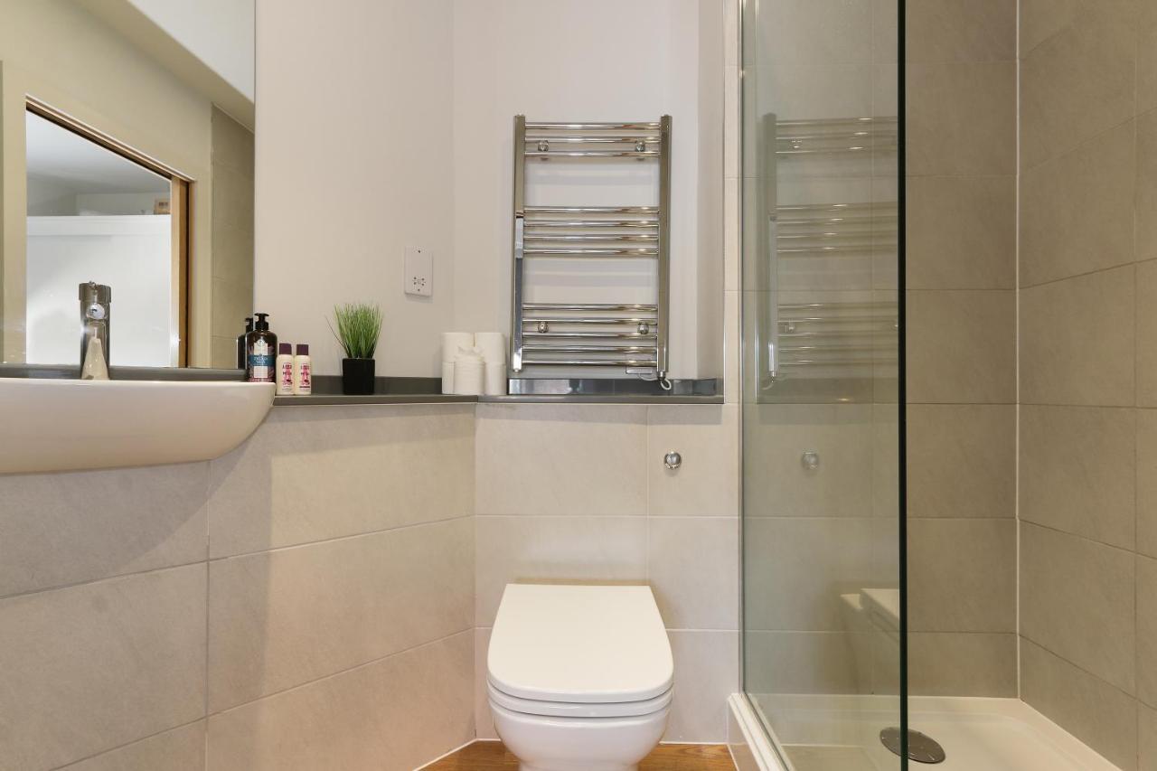 Modern 2-Bed Apartment, Free Parking, City Centre, Netflix & Pet Friendly - Hosted By Stay Host Save Sheffield Dış mekan fotoğraf