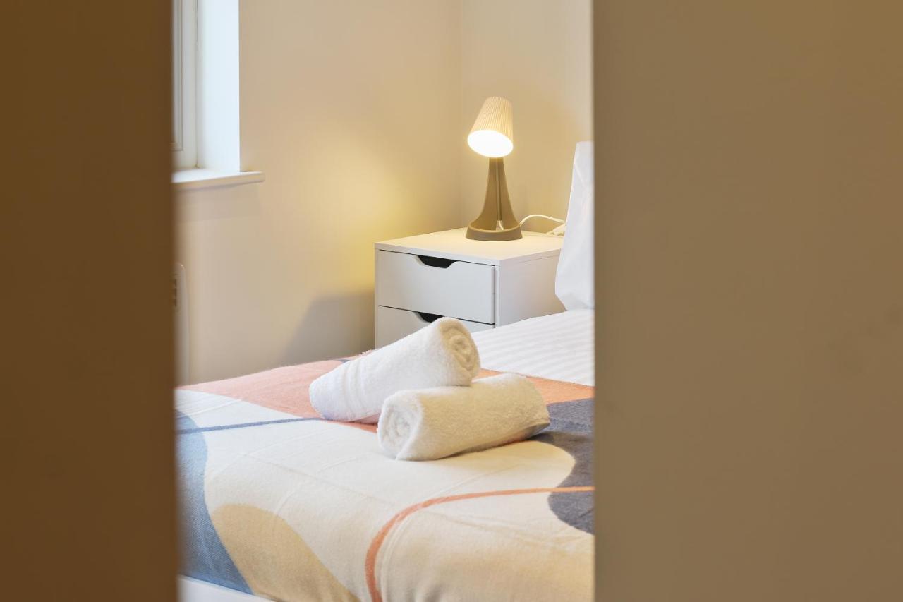 Modern 2-Bed Apartment, Free Parking, City Centre, Netflix & Pet Friendly - Hosted By Stay Host Save Sheffield Dış mekan fotoğraf
