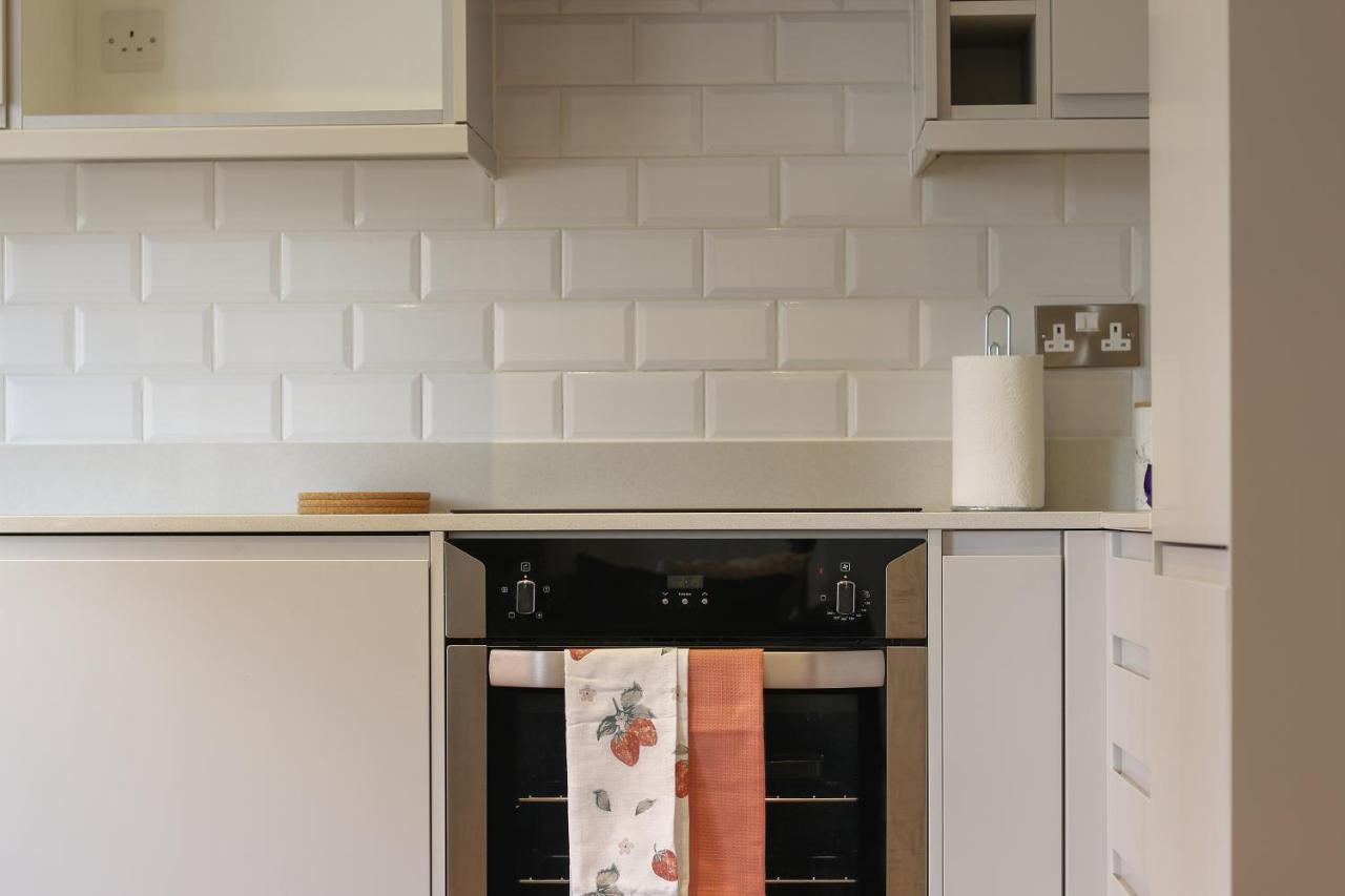 Modern 2-Bed Apartment, Free Parking, City Centre, Netflix & Pet Friendly - Hosted By Stay Host Save Sheffield Dış mekan fotoğraf