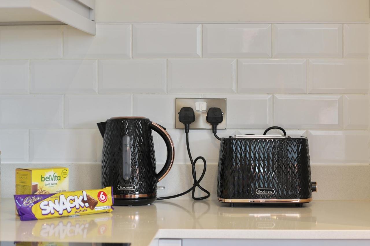Modern 2-Bed Apartment, Free Parking, City Centre, Netflix & Pet Friendly - Hosted By Stay Host Save Sheffield Dış mekan fotoğraf