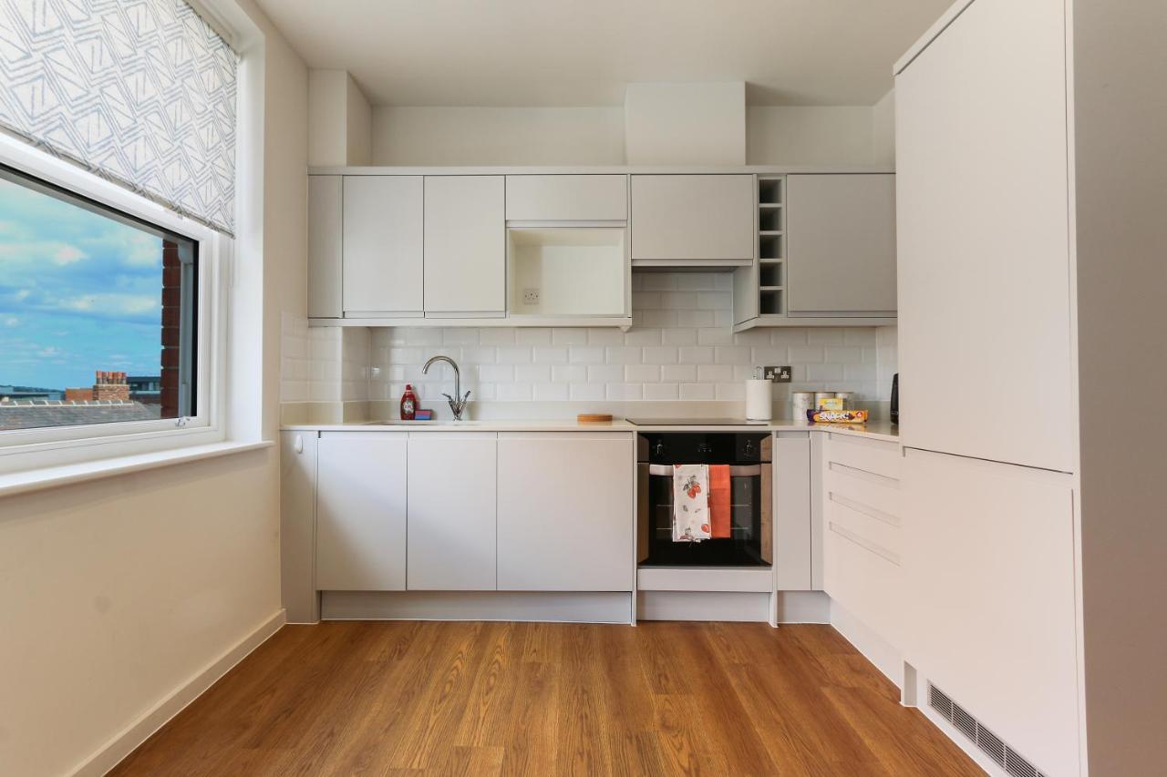 Modern 2-Bed Apartment, Free Parking, City Centre, Netflix & Pet Friendly - Hosted By Stay Host Save Sheffield Dış mekan fotoğraf
