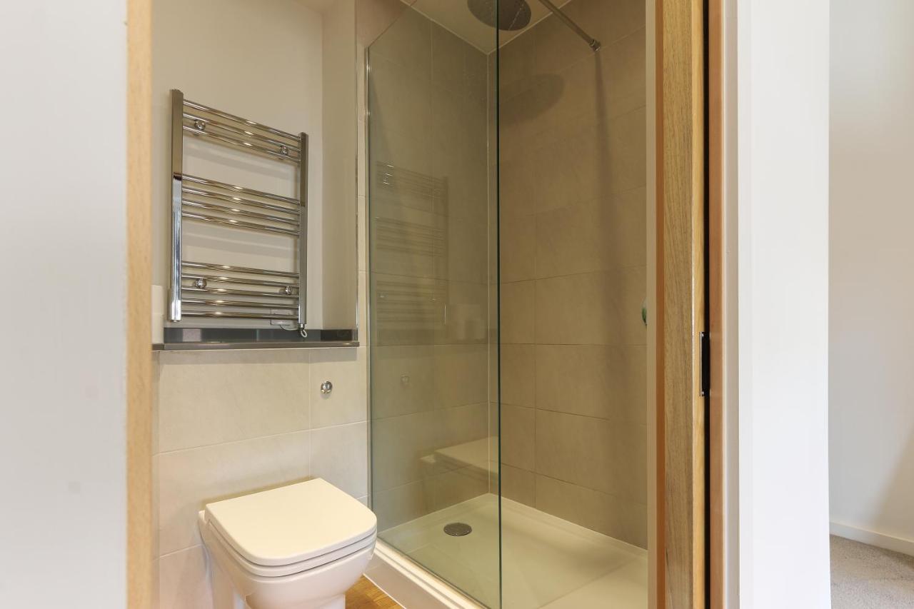 Modern 2-Bed Apartment, Free Parking, City Centre, Netflix & Pet Friendly - Hosted By Stay Host Save Sheffield Dış mekan fotoğraf